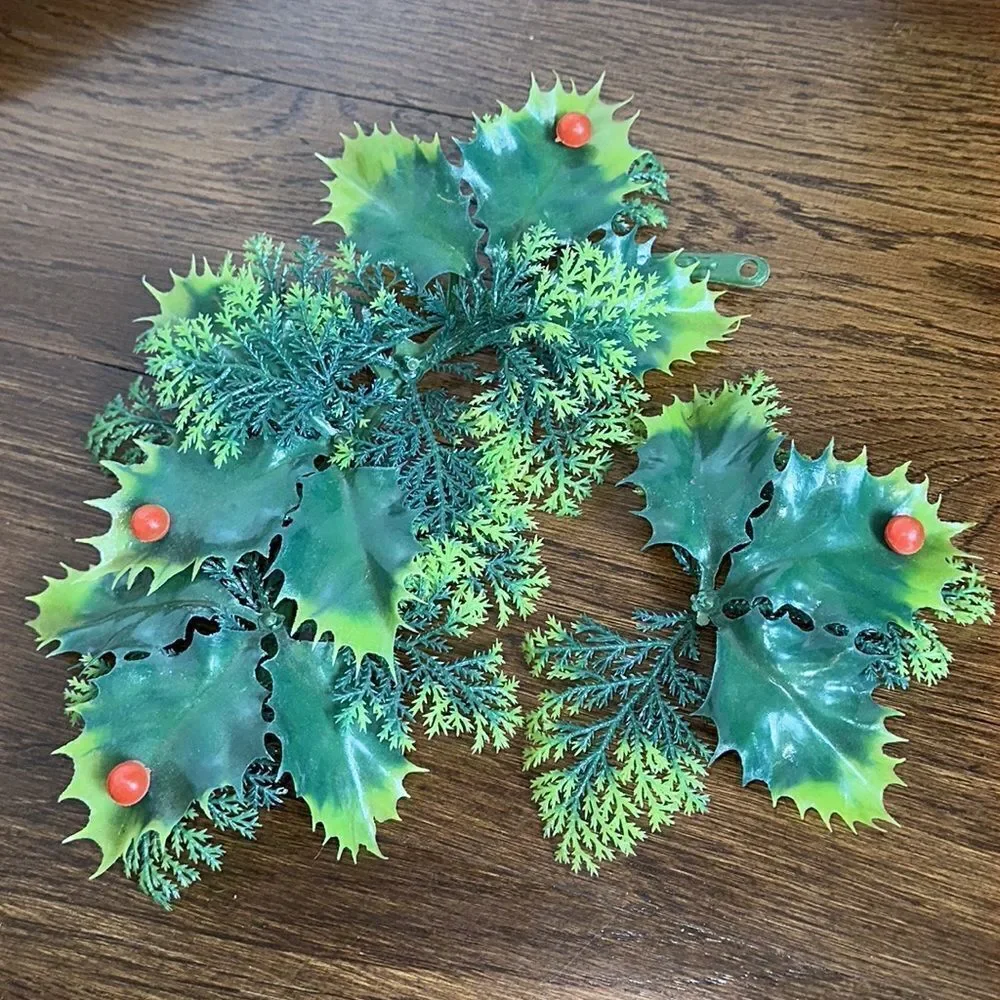 Vintage lot of Christmas floral plastic‎ & cloth poinsettias & greenery